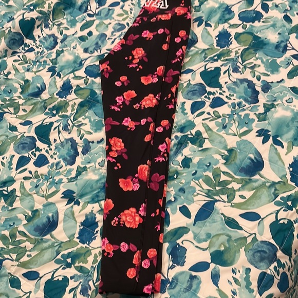 Victoria’s Secret PINK Sport leggings size Small 🌸Floral Print - Picture 3 of 7